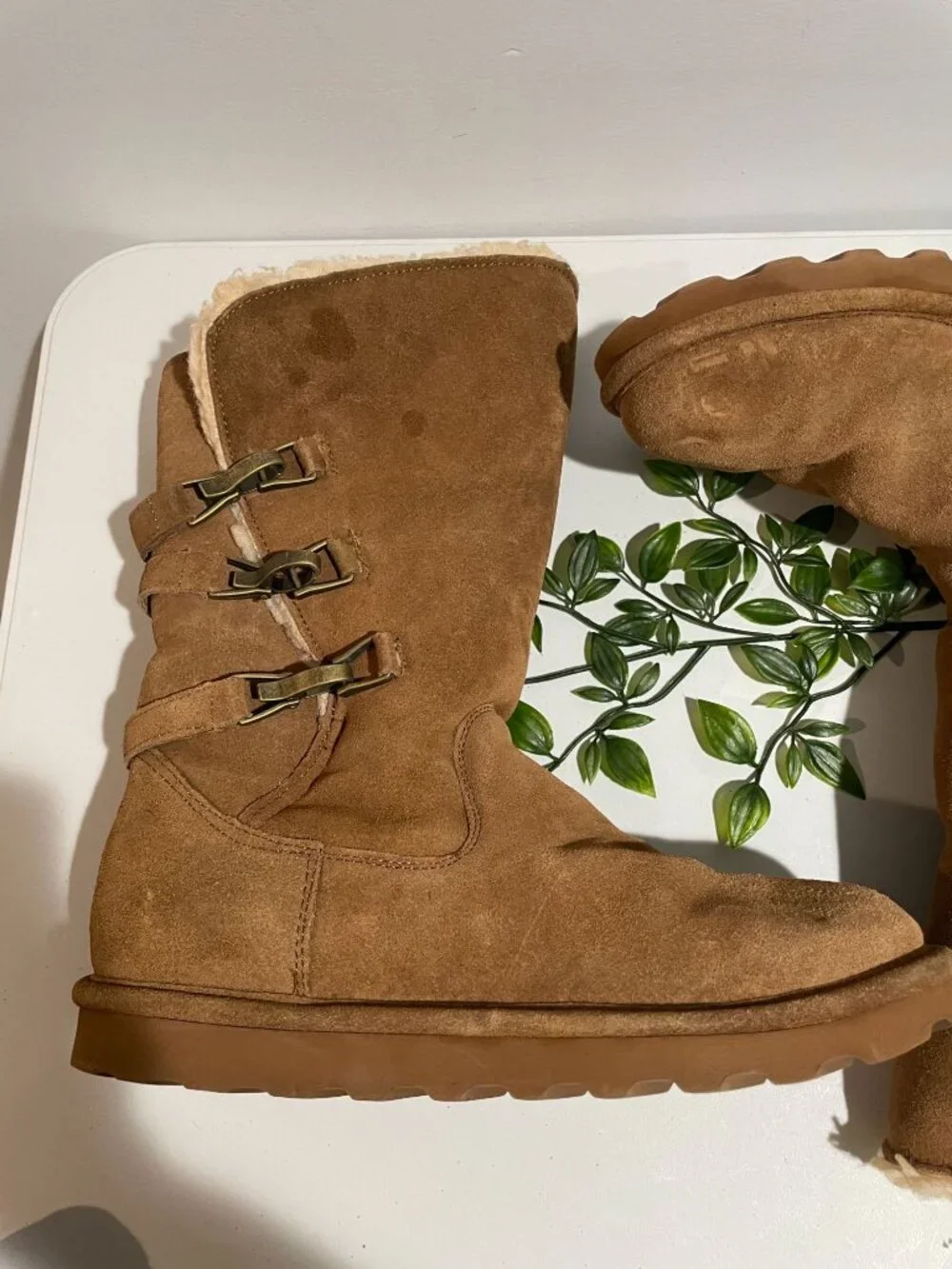 Bearpaw Womens Suede Shearling-Lined Boots With Metal Buckles Size10Chestnut